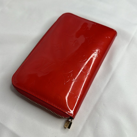 Louis Vuitton Monogram Vernis Red Zippy Organizer Wallet Zip Around GM ~EUC - Picture 14 of 15